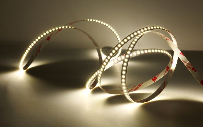 LED燈帶是直流還是交流？供電方式詳解與選購建議